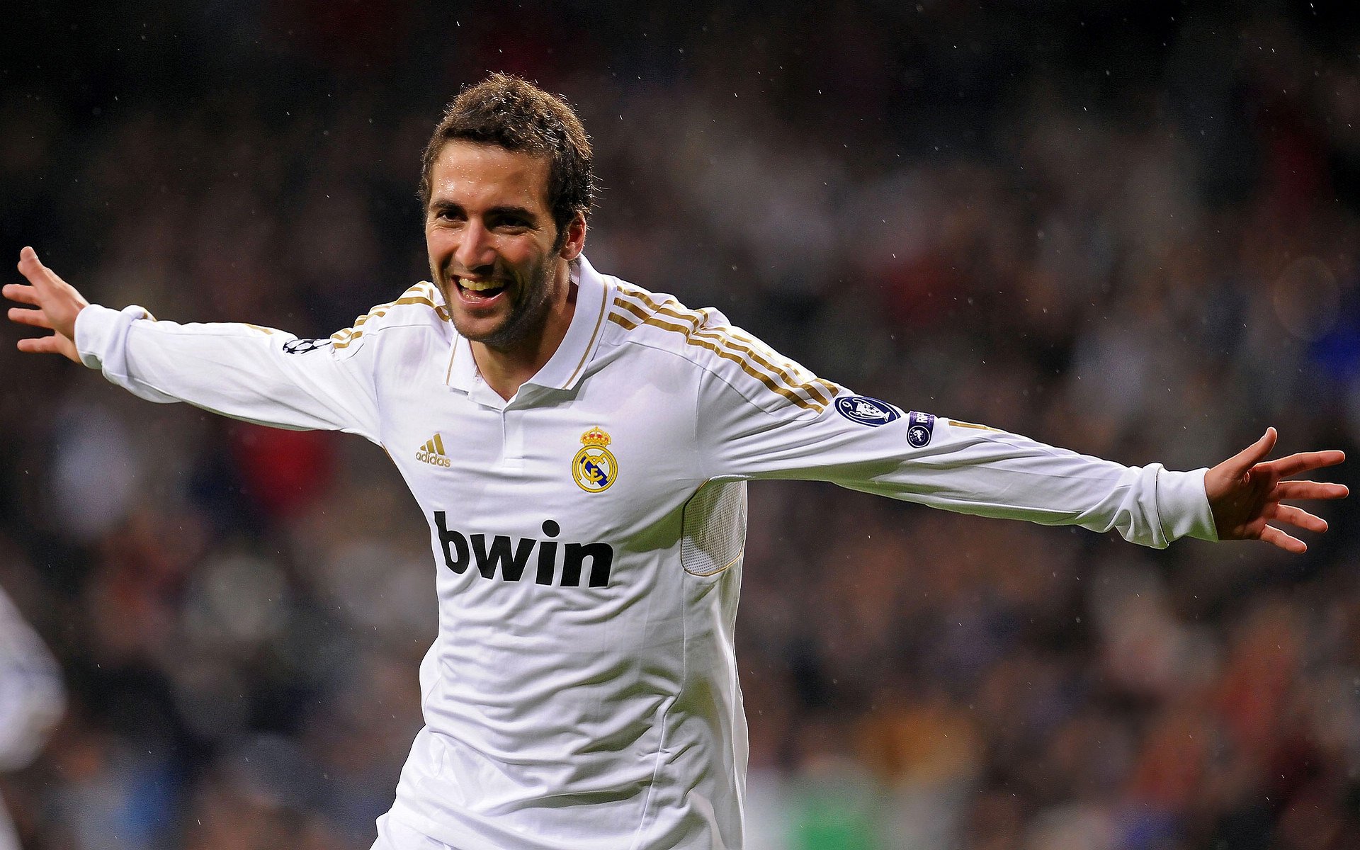 葡萄牙体育球员获月度最佳奖，葡萄牙年度最佳足球运动员